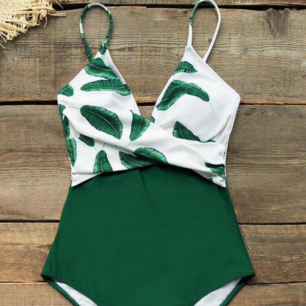 Super cute never been worn one piece swimsuit from CUPSHE